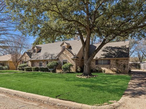 1704 Venetian Cir, Arlington, TX, 76013-3306 | Card Image