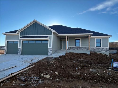 7905 Se Hoot Owl St, Blue Springs, MO, 64014-2242 | Card Image