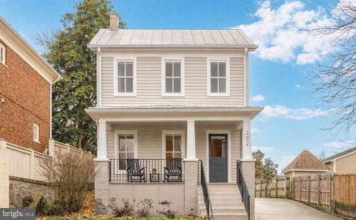 202 Frederick St, FREDERICKSBURG, VA, 22401-6024 | Card Image