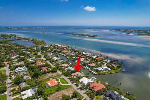 16 E High Point Rd, Sewalls Point, FL, 34996-7002 | Card Image