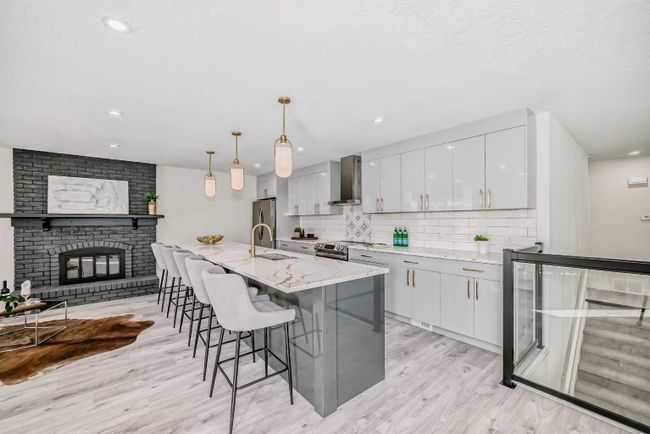 11377 Braeside Drive Sw, Home with 5 bedrooms, 3 bathrooms and 4 parking in Calgary AB | Image 9
