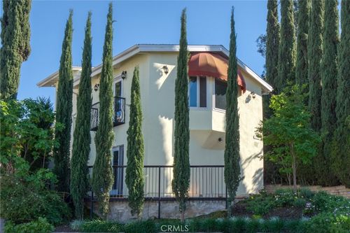 7796 Skyhill Dr, Los Angeles, CA, 90068-1232 | Card Image