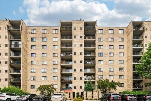 804-1400 Smokey Wood Dr, Swissvale, PA, 15218-2764 | Card Image