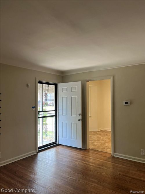 16655 Rossini Dr, Detroit, MI, 48205-2066 | Card Image