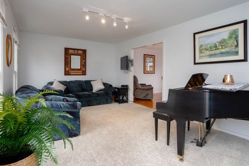 266 Isham Cir, Williston, VT, 05495-2031 | Card Image