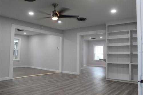 807 Depot St, El Campo, TX, 77437-3325 | Card Image
