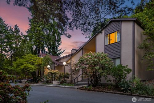 c6-1518 Ne 140th St, Seattle, WA, 98125-3226 | Card Image