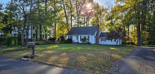 35 Revere Blvd, Edison, NJ, 08820-1908 | Card Image