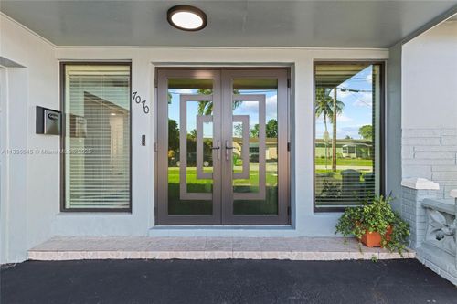 7070 Nw 21st St, Sunrise, FL, 33313-3818 | Card Image