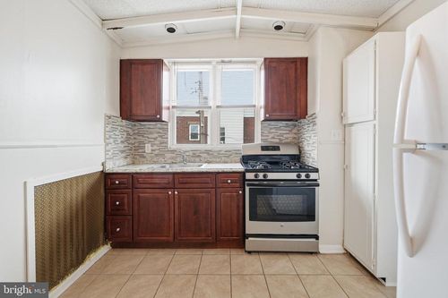 2413 S 4th St, PHILADELPHIA, PA, 19148-3904 | Card Image