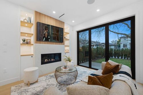 1-2846 W 12th Avenue, Vancouver, BC, V6K2P9 | Card Image