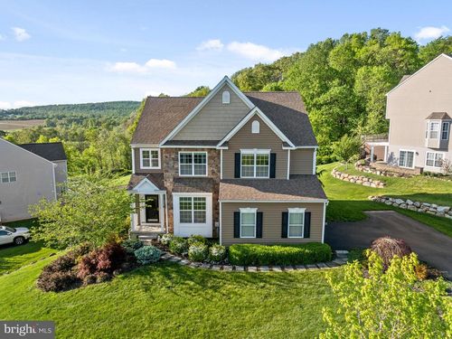 212 Ironstone Ln, ELVERSON, PA, 19520-9066 | Card Image