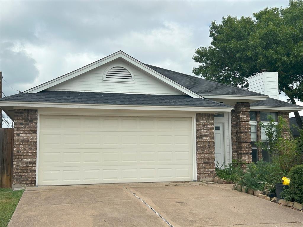 Knottingham Dr, Arlington, TX 76001