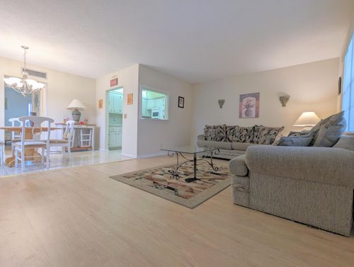 113 E Waltham E, West Palm Beach, FL, 33417 | Card Image