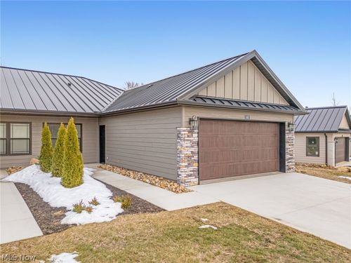 997 Beech Avenue, Millersburg, OH, 44654 | Card Image