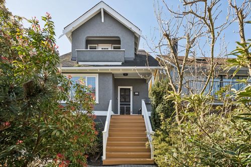 494 E 18th Ave, Vancouver, BC, V5V1G1 | Card Image