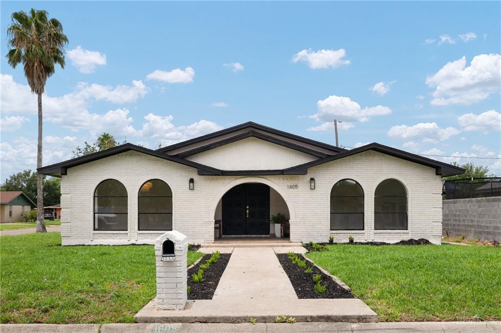 Dolores Del Rio Ave, Mission, TX 78572