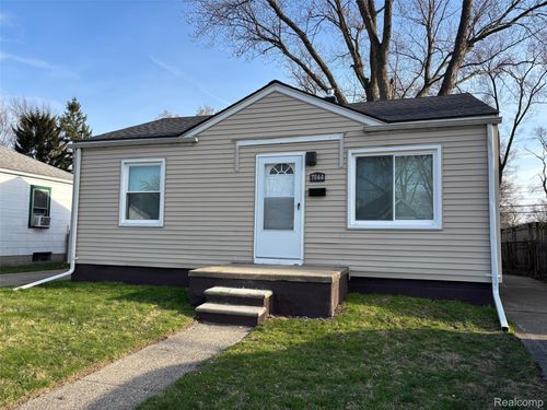 7044 Westminster Ave, Warren, MI, 48091-2934 | Card Image