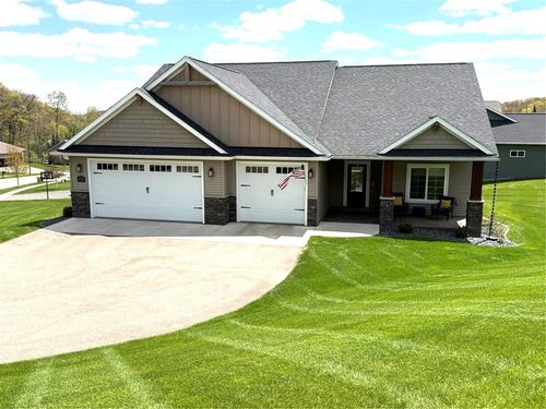 2739 Highclere Dr, Eau Claire, WI, 54703-4061 | Card Image