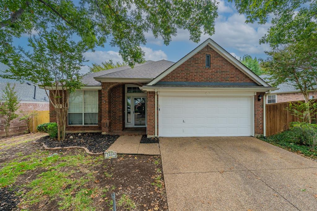 Brookline Trl, Bedford, TX 76021