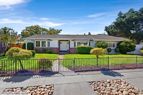 131 Foster Road, Napa, CA, 94558 | Card Image