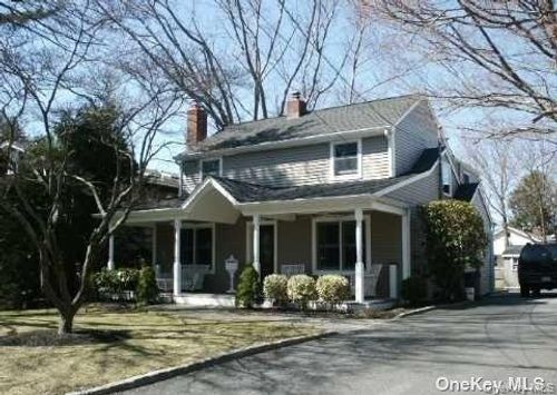 15 Garfield St, Northport, NY, 11768-1609 | Card Image