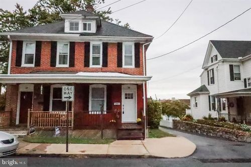 110 N Franklin St, WAYNESBORO, PA, 17268-1210 | Card Image