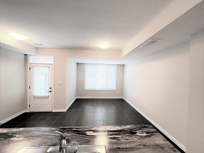 146 - 445 Ontario St S, Condo with 3 bedrooms, 3 bathrooms and 1 parking in Milton ON | Image 8