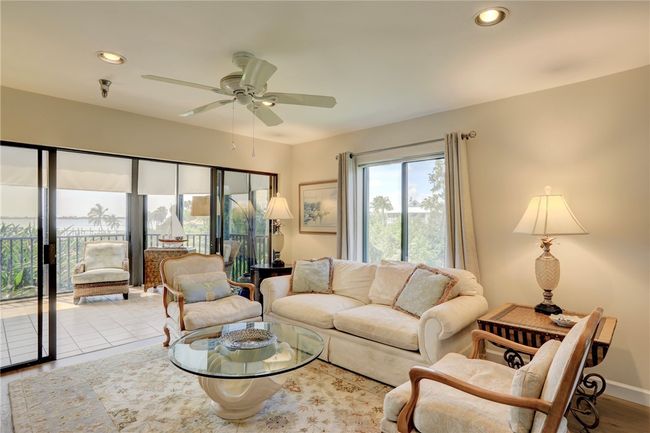 APT-102 - 9612 Riverside Dr, House attached with 2 bedrooms, 2 bathrooms and null parking in Sebastian FL | Image 8