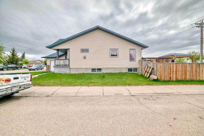 1 Madison Court, House other with 5 bedrooms, 3 bathrooms and 4 parking in Strathmore AB | Image 9