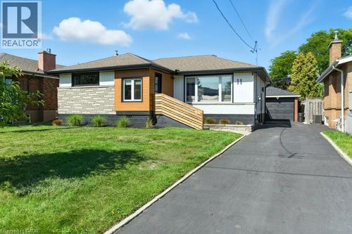 30 Cloke Crt, Hamilton, ON, L8T1N5 | Card Image