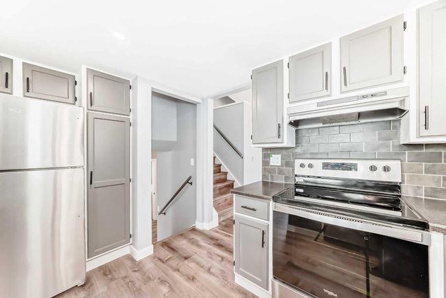 11 Cedargrove Way Sw, House other with 4 bedrooms, 3 bathrooms and 2 parking in Calgary AB | Image 6