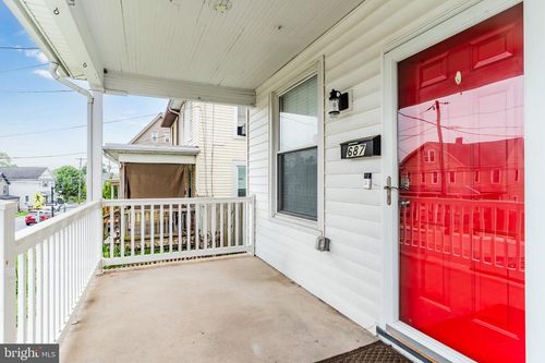 687 State St, LEMOYNE, PA, 17043-1573 | Card Image