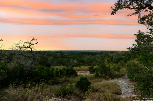 676 County Road 243, Hondo, TX, 78861-6514 | Card Image