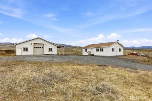 256 Wenas View Dr, Selah, WA, 98942-9110 | Card Image