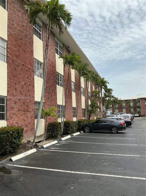 209a-2426 Se 17th St, Fort Lauderdale, FL, 33316-3126 | Card Image