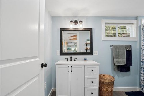 525 N Shore Dr, Hopkinton, NH, 03229 | Card Image