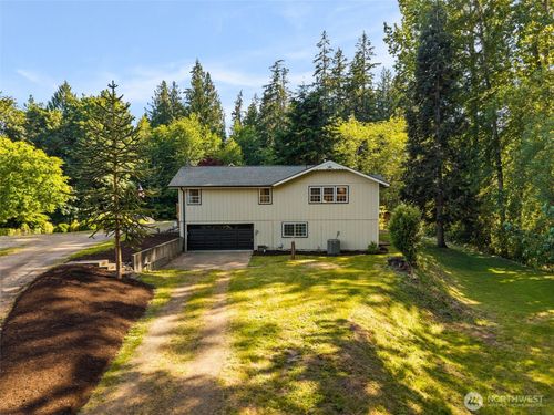 395 Nw Blomster Way, Poulsbo, WA, 98370-7066 | Card Image