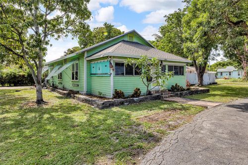 803 Ne 3rd Ave, Pompano Beach, FL, 33060-6119 | Card Image