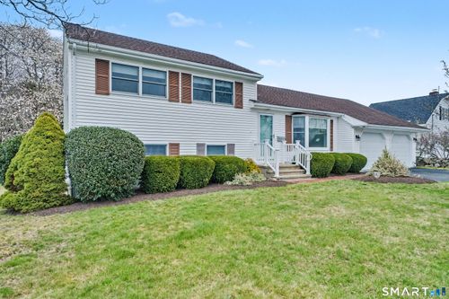 6 Benjamin Road, Groton, CT, 06355 | Card Image