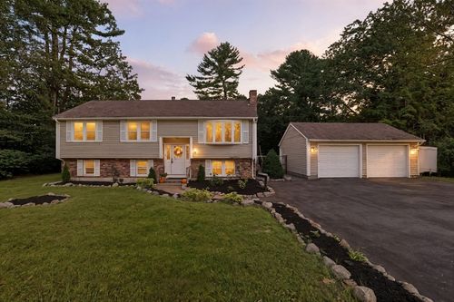 42 Fairmeadow Rd, Wilmington, MA, 01887-1649 | Card Image