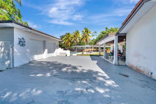 6835 Sw 112 Th St, House other with 4 bedrooms, 3 bathrooms and null parking in Pinecrest FL | Image 23