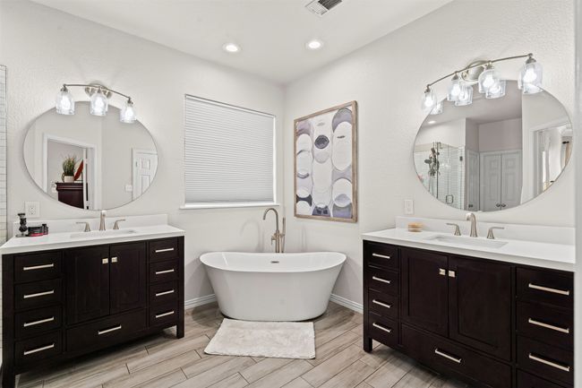 1501 Leaning Oak Ln, House other with 4 bedrooms, 4 bathrooms and null parking in Cleburne TX | Image 21