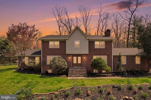 7501 Evans Ford Rd, Clifton, VA, 20124-1806 | Card Image