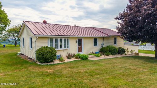 698 Millertown Road, Bloomsburg, PA, 17815 | Card Image