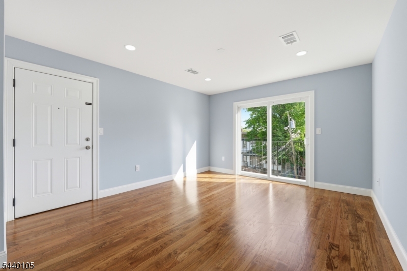 Residential Income in Newark City 4