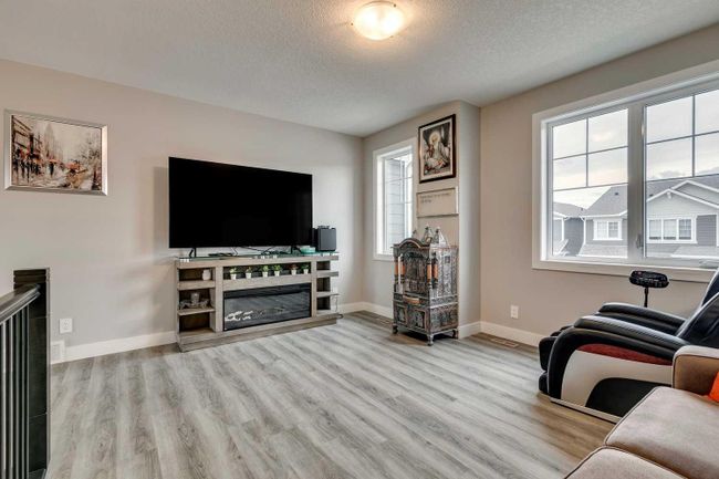 350 Yorkville Road Sw, Home with 4 bedrooms, 2 bathrooms and 4 parking in Calgary AB | Image 29