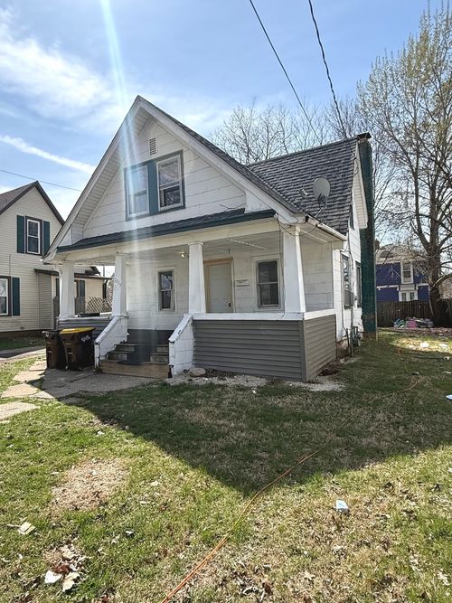 1235 Clover Ave, Rockford, IL, 61102-2773 | Card Image