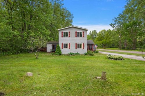 3915 Fruit St, Clay, MI, 48001-4616 | Card Image