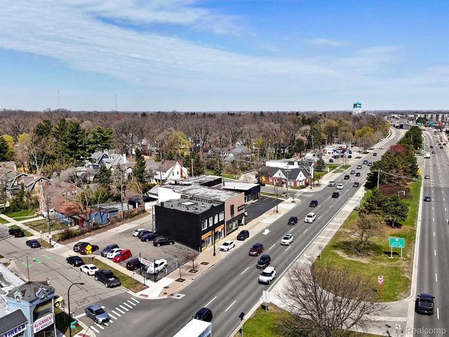 23525 Woodward Ave, Home with 0 bedrooms, 4 bathrooms and 5 parking in Ferndale MI | Image 11
